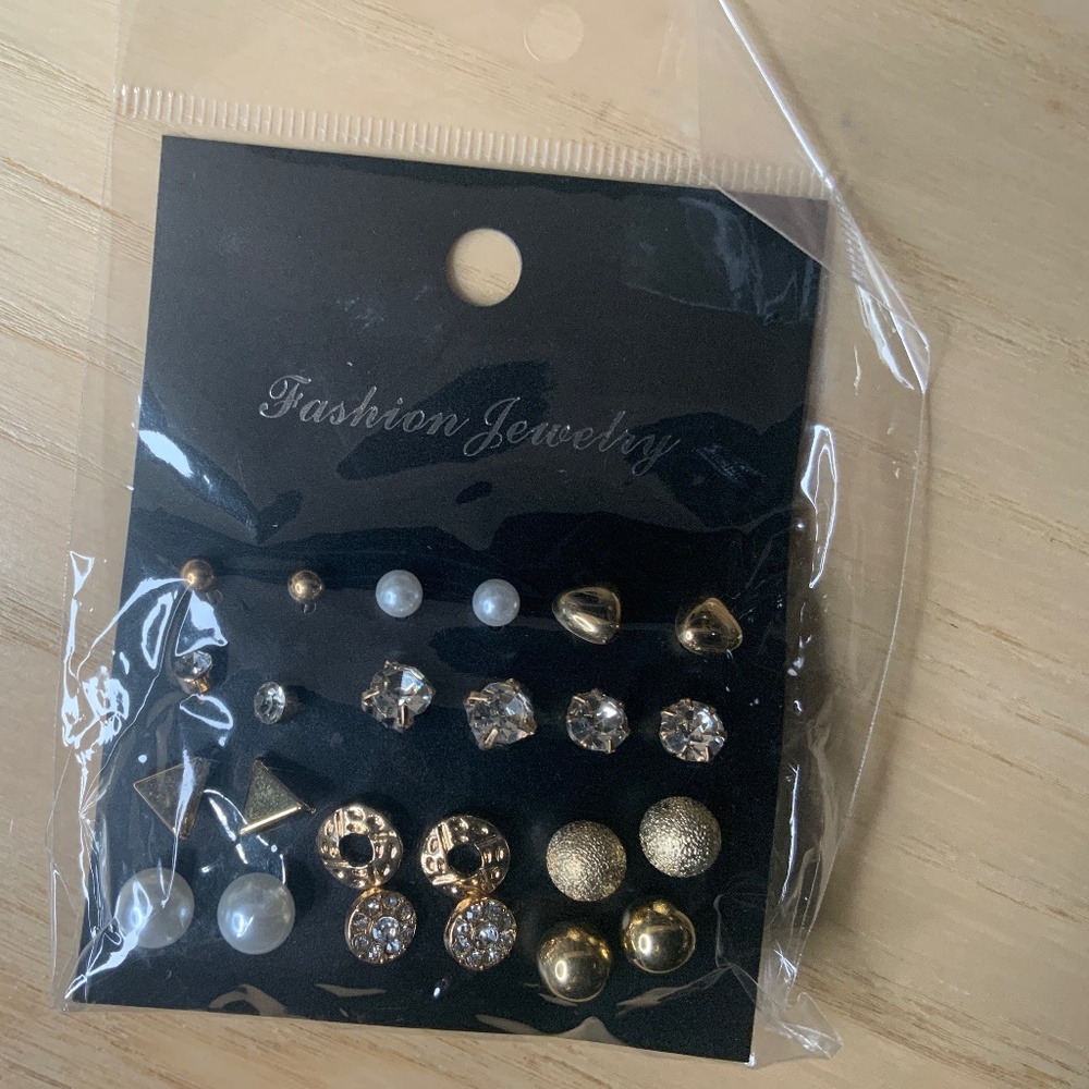 12 Pairs of Fashion Earring Studs